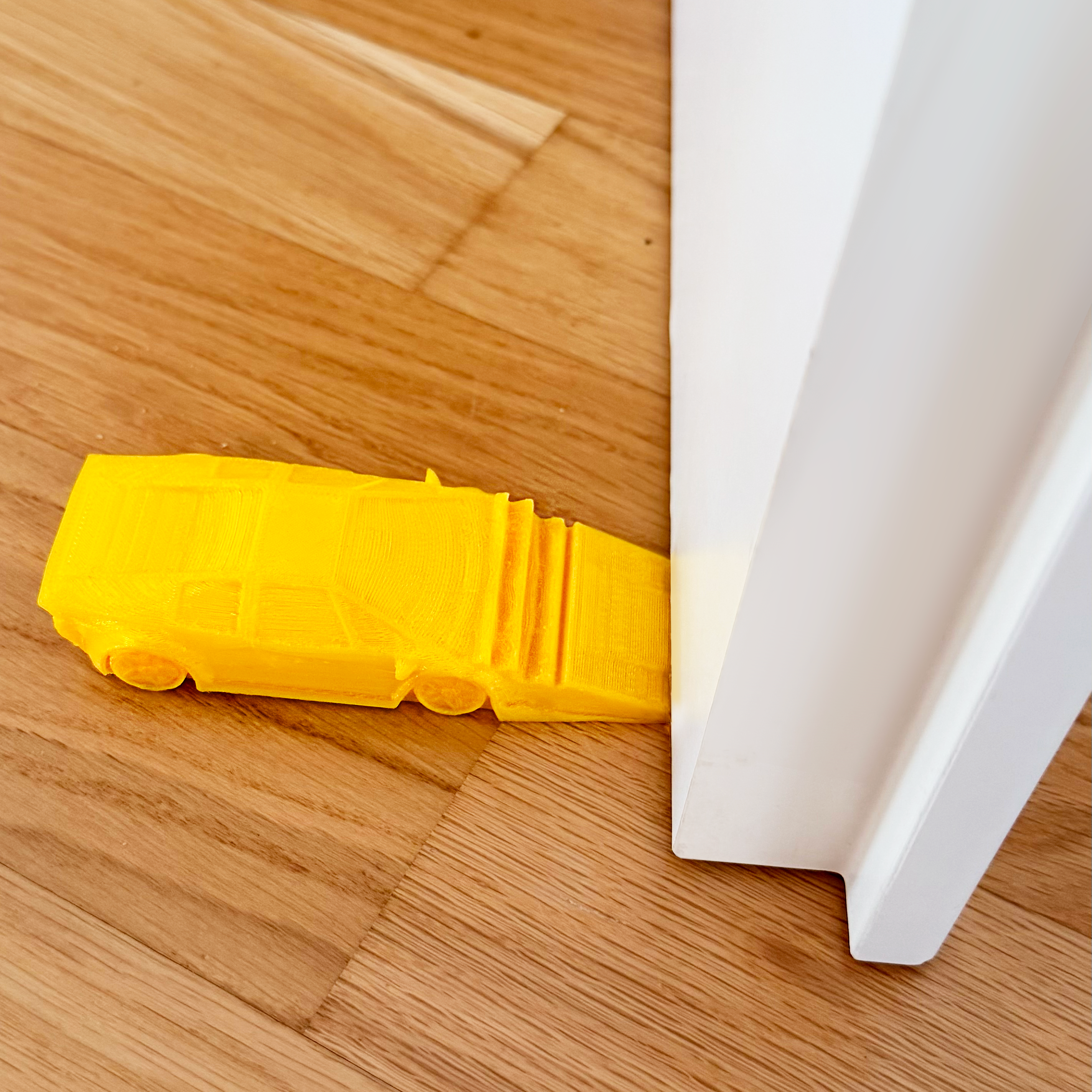 Spoiler Alert – Der Lamdoorgini unter den Türstoppern