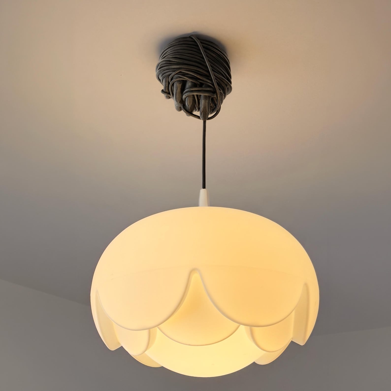 Entangled Light – Hand-Baldachin für Pendelleuchten